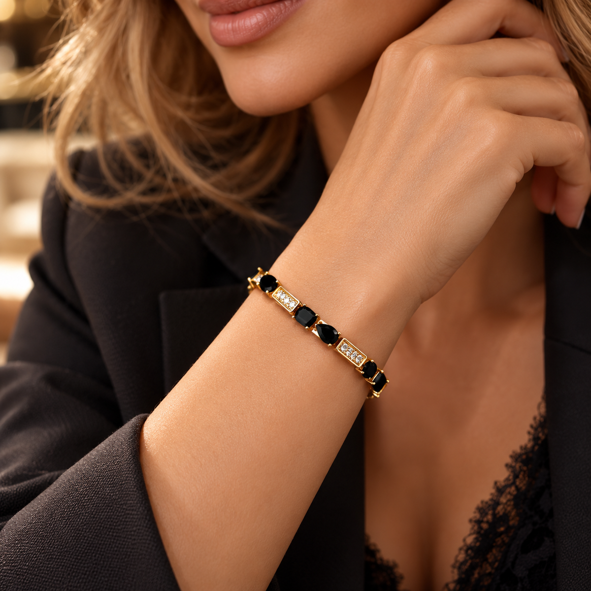 Elegantes Damenarmband Gold mit schwarzen Zirkonia – Funkelnd & zeitlos