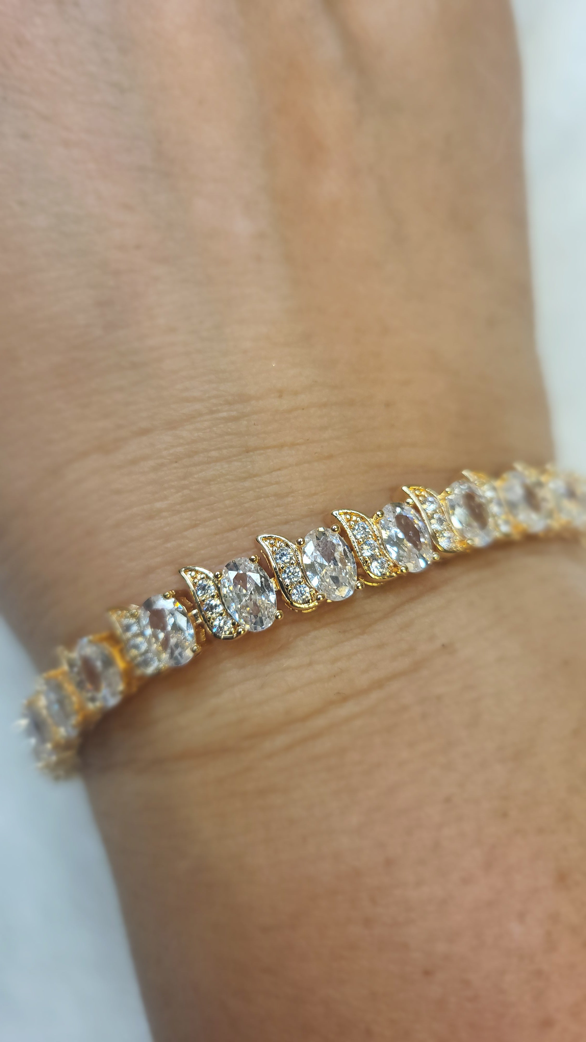 👑 Luxus-Armband „Royal Crystal“ – Funkelnde Zirkonia & 18K Vergoldung