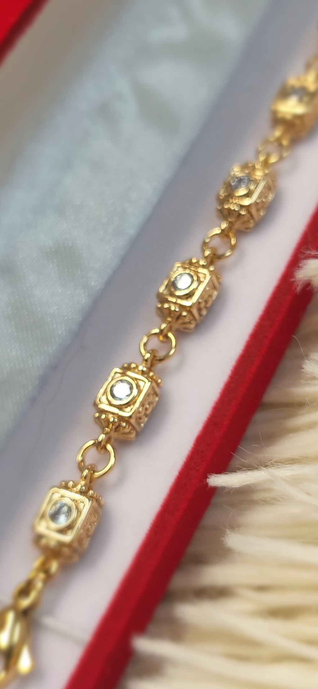 👑 Royal Golden Cube – Elegancka Bransoletka ze Stali Chirurgicznej 18K Gold PVD ✨